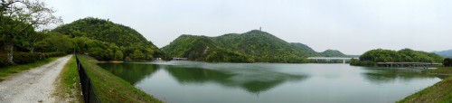 新緑の金仙寺湖畔