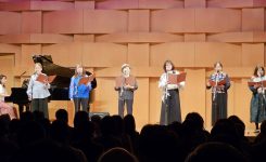 夢サークルドロップｂｏｘさんの１０周年記念コンサートが１月１８日(日)に、西宮市山口ホールで開催されました。約２００人のお客様で会場は満員。歌や腹話術などのプログラムで、２時間たっぷりと楽しめました。ありがとうございました。